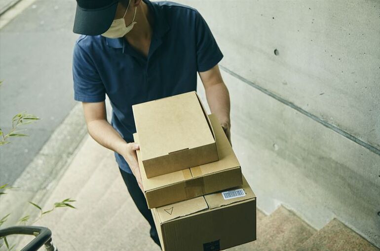 運送・配送・輸送の違いとは