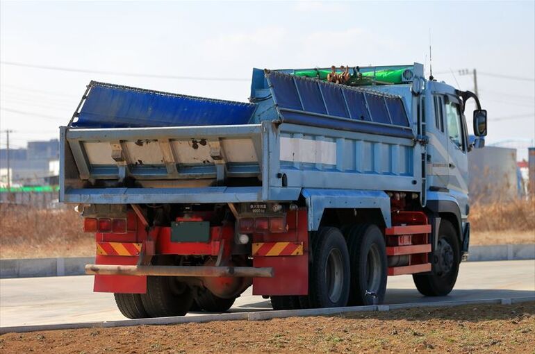 産業廃棄物収集運搬許可とは？