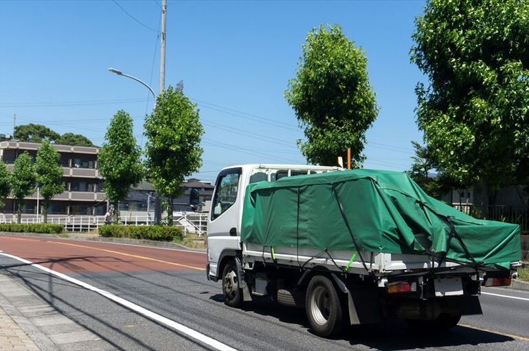 平ボディ車の特徴とメリットとは？