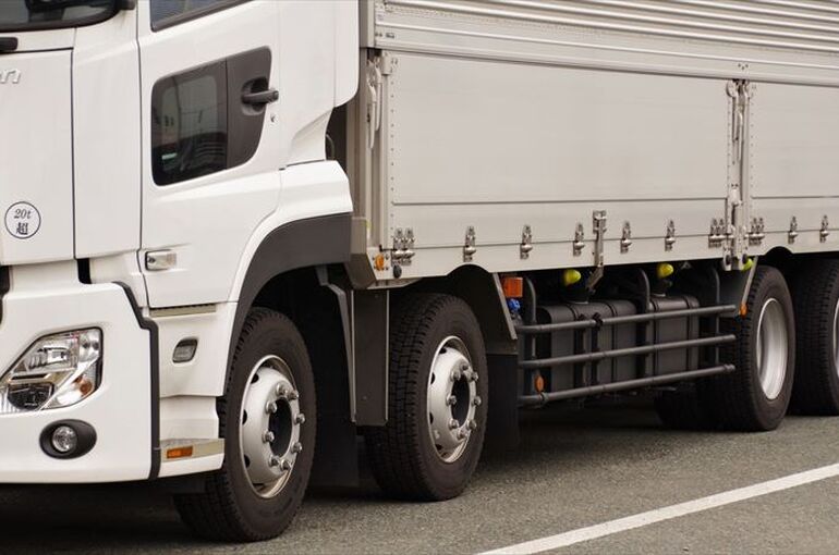 チャーター便と混載便の違いとは？